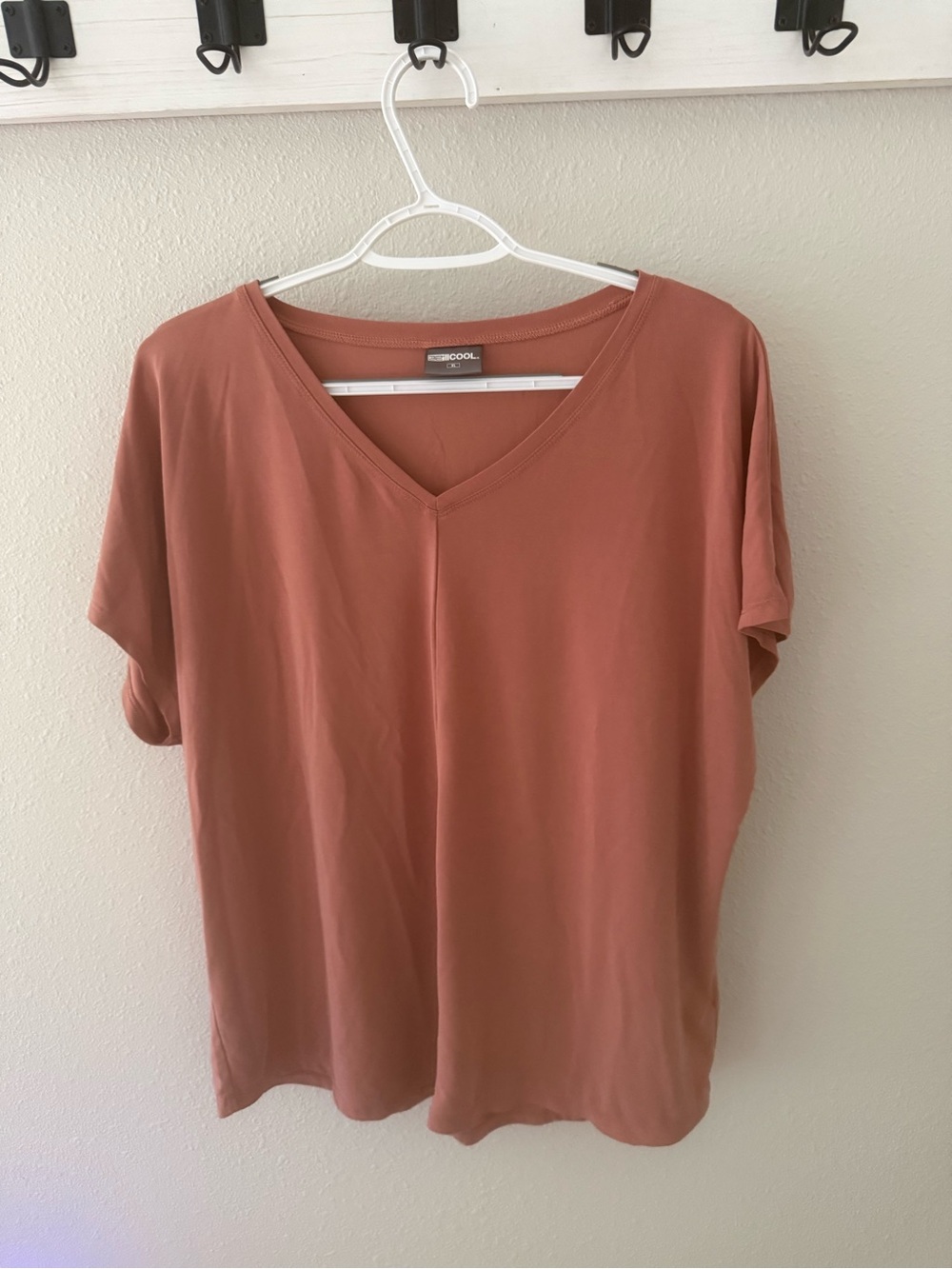 Ava & Viv Rust-Terra V-Neck Short Sleeve Top